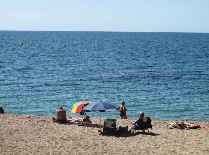 Mobil home pour 4 personnes, avec Terrasse ainsi que Piscine et Vue à Calella - 4