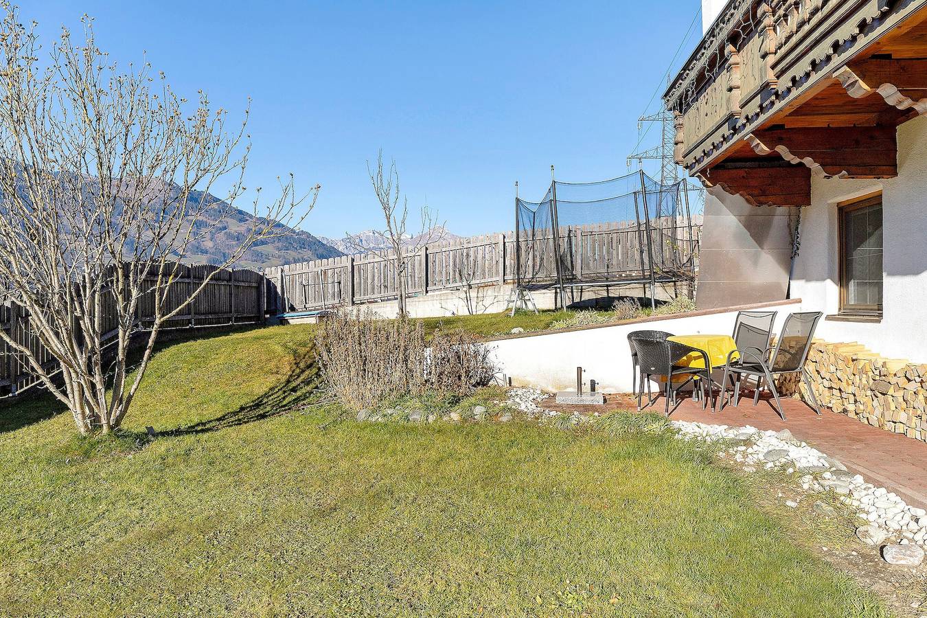 Appartement 'Haus Hart Im Zillertal' mit Bergblick, Gemeinschaftsterrasse und Wlan in Hart im Zillertal, Ski-Optimal Hochzillertal
