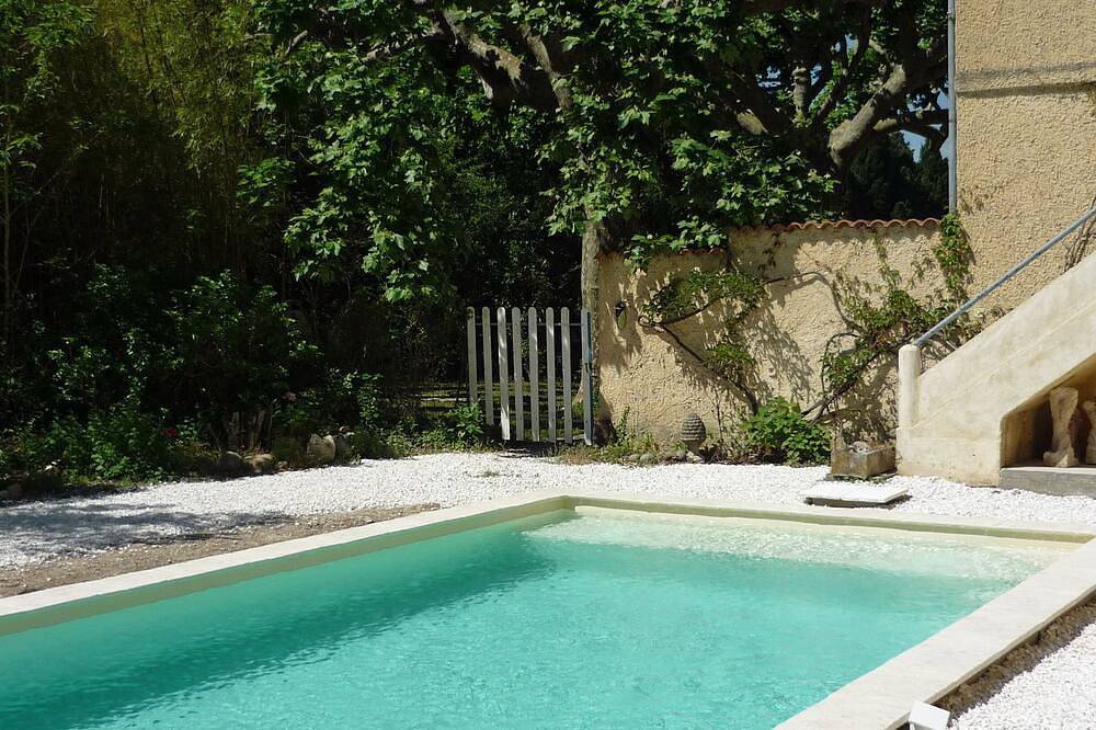 Apartamento entero, Zona tranquila entre Avignon y Saint Remy, de habla alemana propietario in Noves, Region de Arles