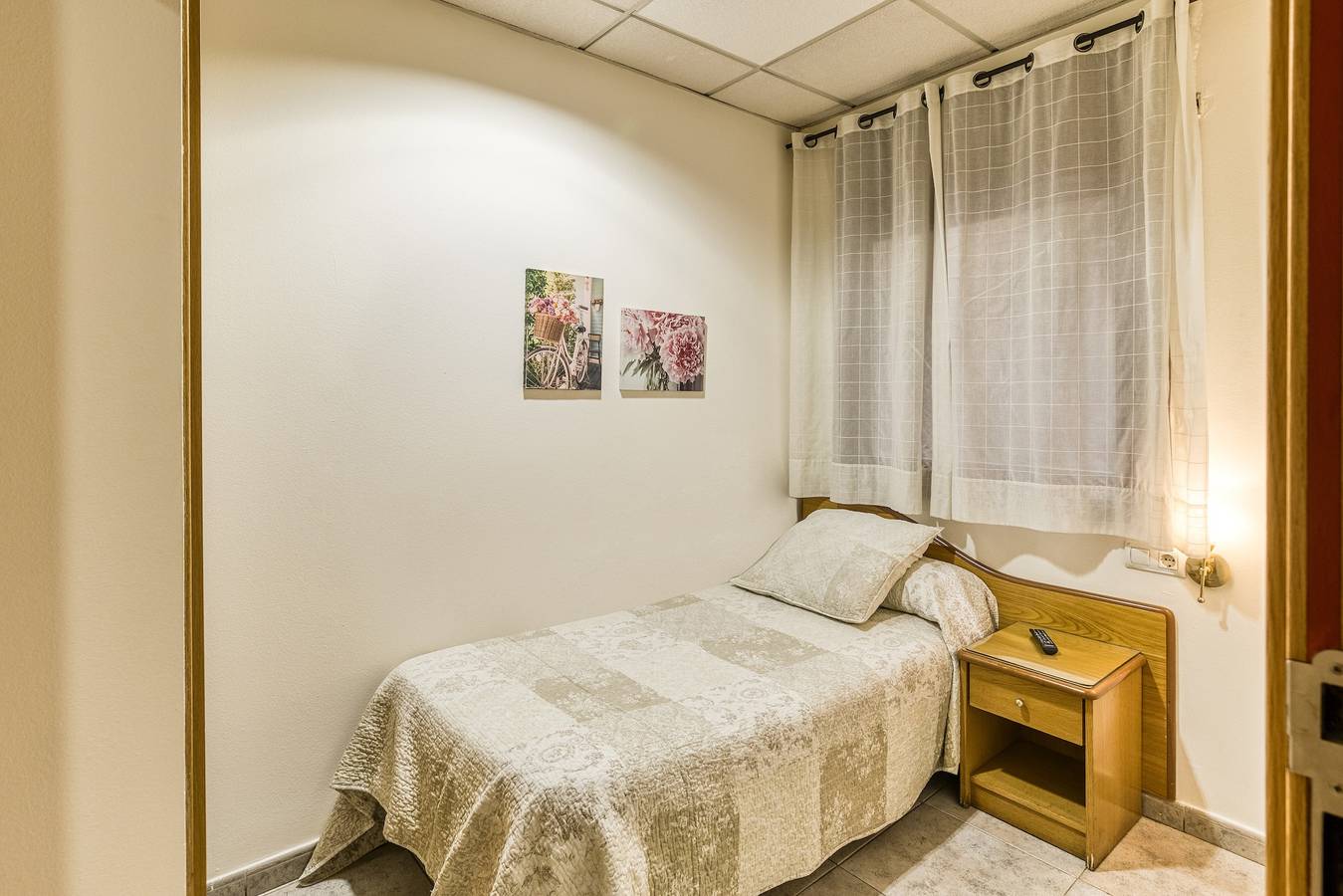 Single Room at Hostal la Barretina in Figueres, Upper Empordà