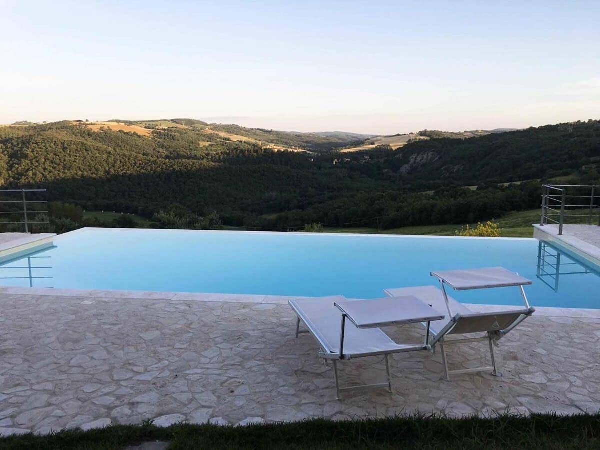 On Top Of The Hill Villa With Great Valley View in Perugia, Perugia e dintorni