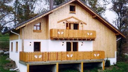 Gîte pour 20 personnes, avec piscine ainsi que jardin et terrasse, animaux acceptés à Le Thillot