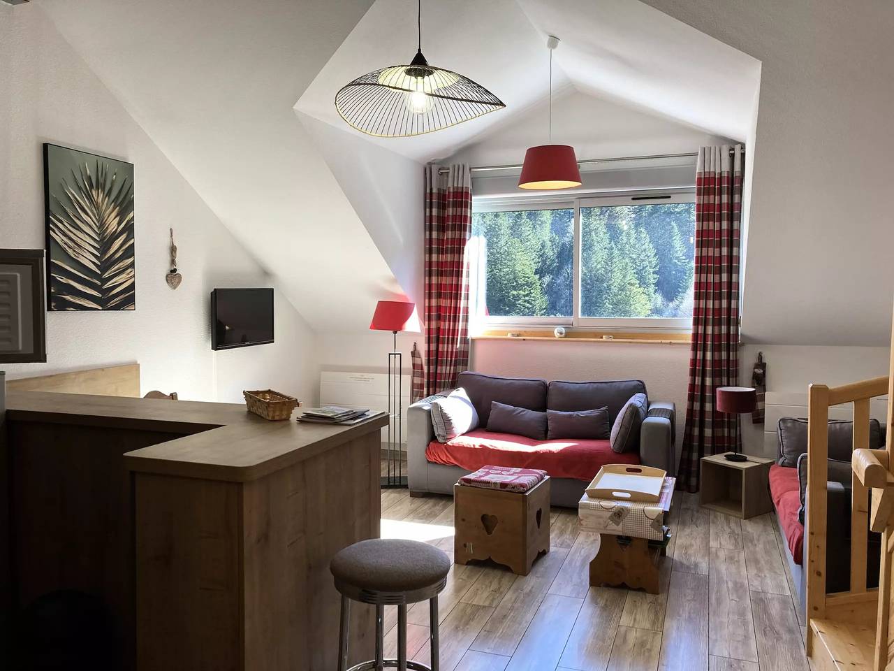 Appartement entier, T2 avec vue sur les montagnes et wifi à Alt in Le Lioran, Laveissière