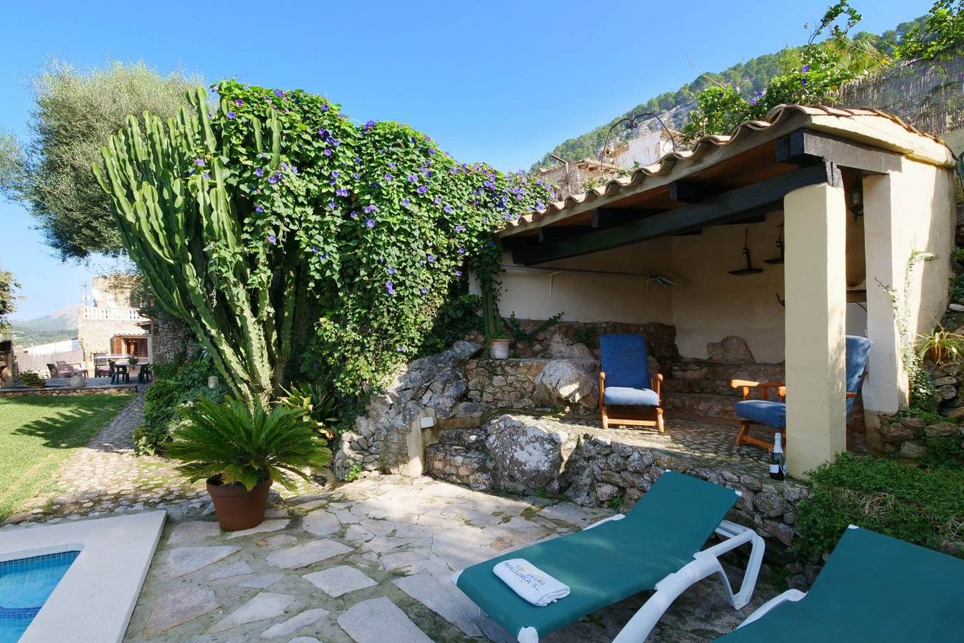 Vakantiehuis 'Can Moragues' met uitzicht op de bergen, Wifi en airconditioning in Pollença Stad, Pollença