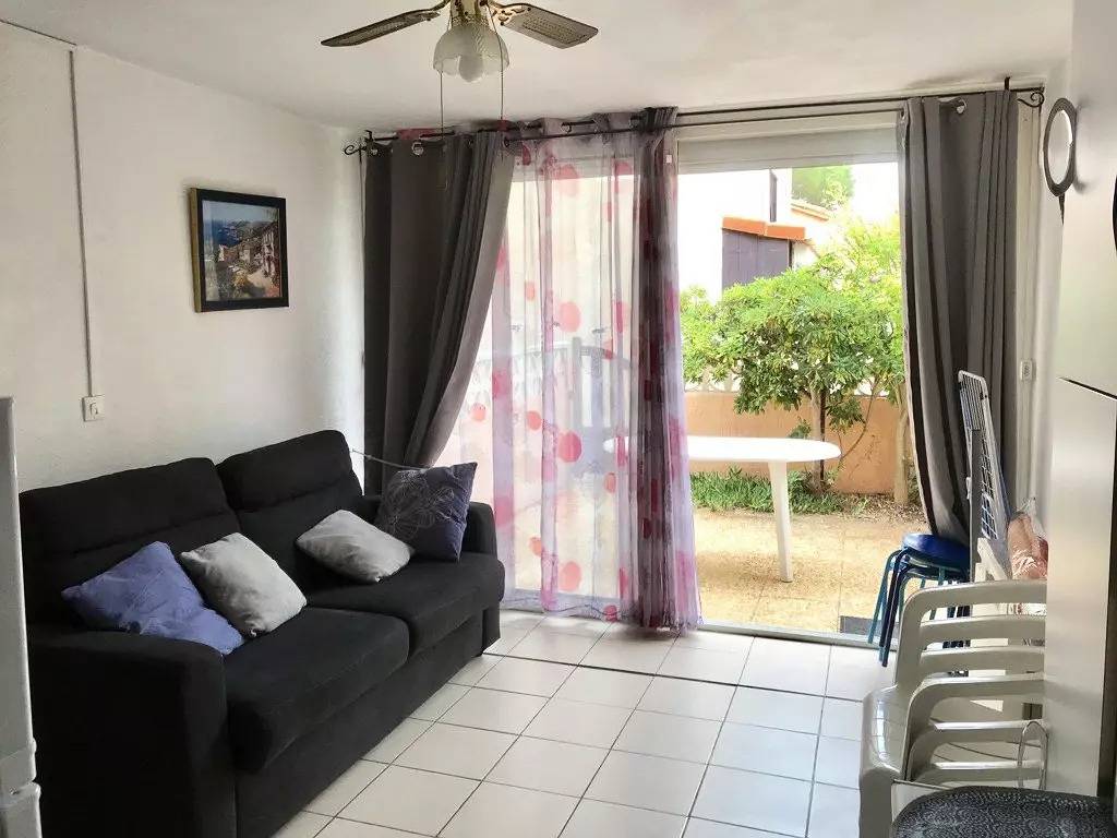 Estudio entero, Planta baja: Studio Cabine 4 plazas con plaza de aparcamiento in Port-la-Nouvelle, Region de Narbonne