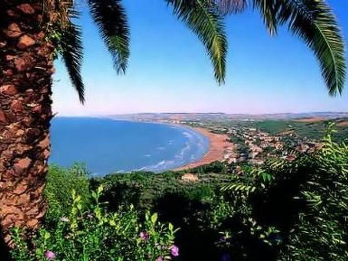 Appartamento vacanze per 6 persone, con terrazza e giardino nonché piscina in Abruzzo