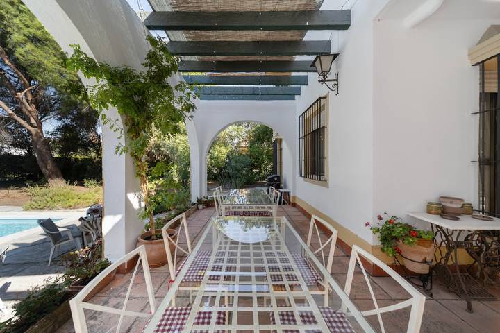 Villa Sevilla Giralda con piscina privada, Wi-Fi y aire acondicionado in Mairena del Aljarafe, Provincia de Sevilla