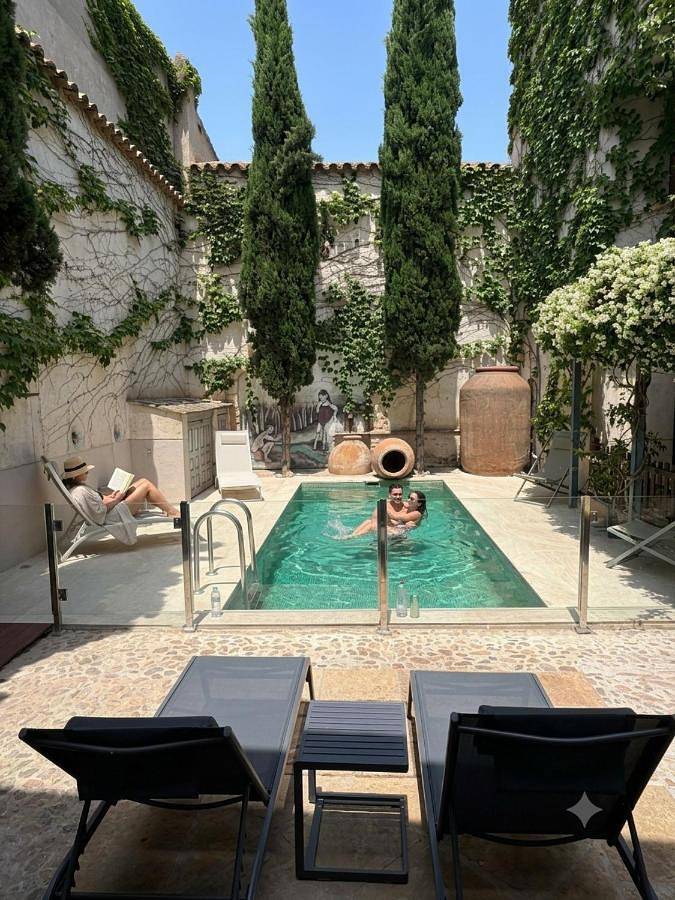 Hotel para 2 personas, con piscina además de sauna y jardín - 1