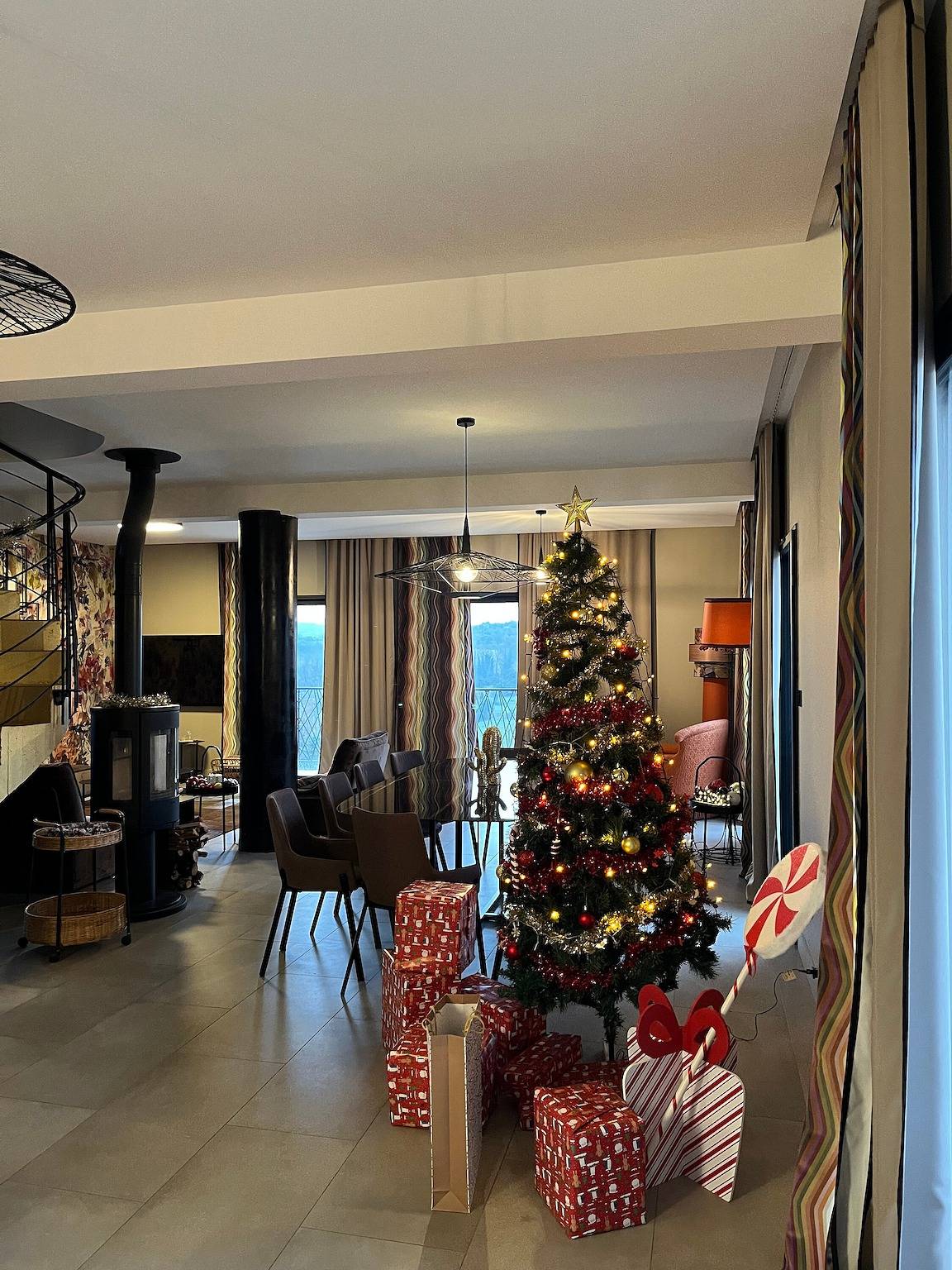 Ganze Wohnung, Appartement 'Villa – Luxus-Ferienwohnung Balazuc' mit privatem Pool, Wlan & Klimaanlage in Balazuc, Ardèche