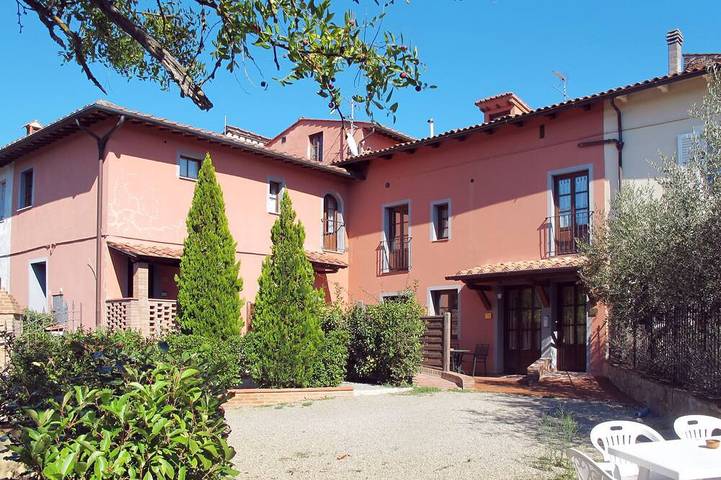 Appartamento per 6 persone, con piscina e giardino in Certaldo