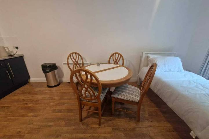 Ganze Wohnung, Geräumige helle moderne Wohnung mit Garten in Dublin, County Dublin