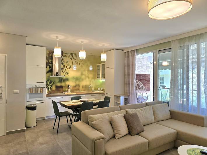 Vacation rental for 5 people, with balcony, kid friendly in Albania