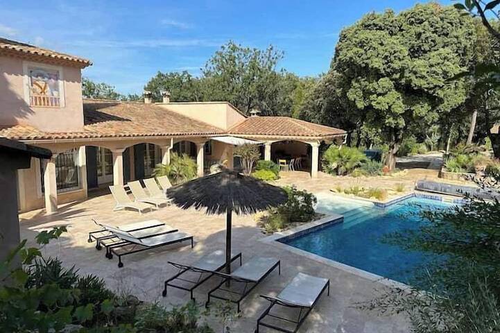 Villa for 13 people, with garden - 1