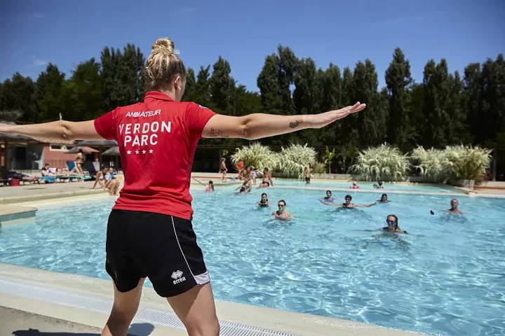 Mobil home pour 6 personnes, avec terrasse et piscine, animaux acceptés à Gréoux-les-Bains - 3