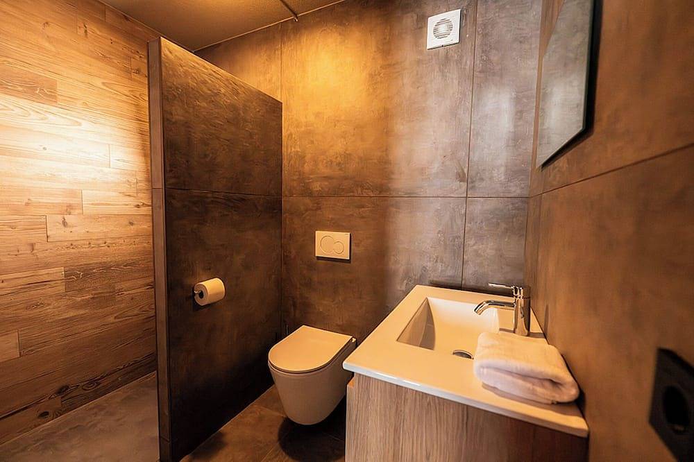 Ganze Wohnung, 3-Zimmer-Appartement Frauenschuh 2-10 Pers (110m2), Terrasse & Blick auf Piste in Berwang, Außerfern