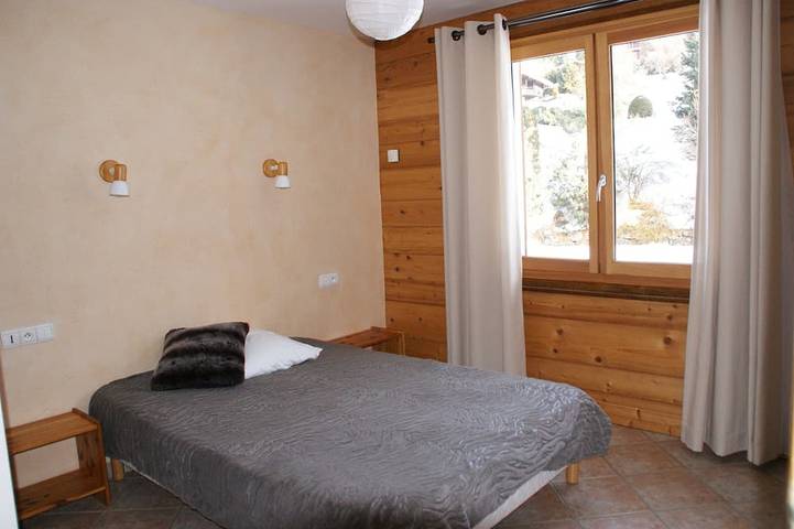 Entire apartment, Large, comfortable apartment in an exceptional location near the village and ski slopes. in La Clusaz, Annecy region