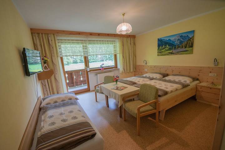 Ferienwohnung für 3 Personen, mit Sauna und Balkon sowie Garten, kinderfreundlich in Rauris - 4