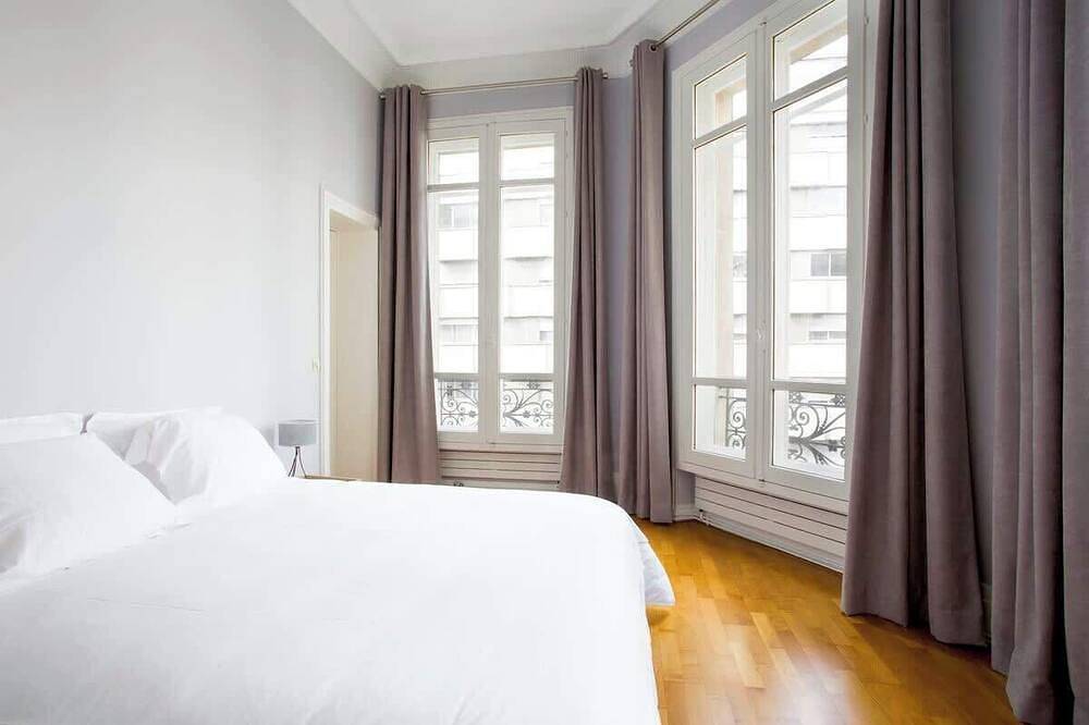 Appartement entier, Appartement lumineux, à deux pas de l'Opéra Garnier - 1 chambre - A/C - Caumartin Lafayette by Habitat Parisien in Paris, Île de France