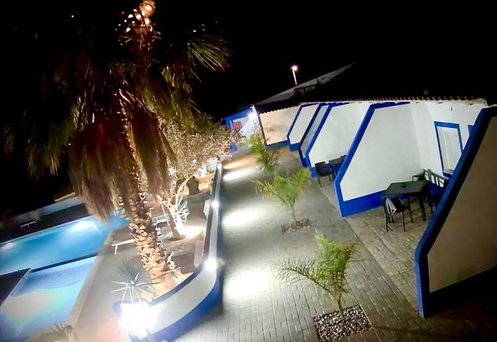 Gîte pour 3 personnes, avec vue et bassin pour enfant ainsi que piscine et jardin, animaux acceptés dans Ourique