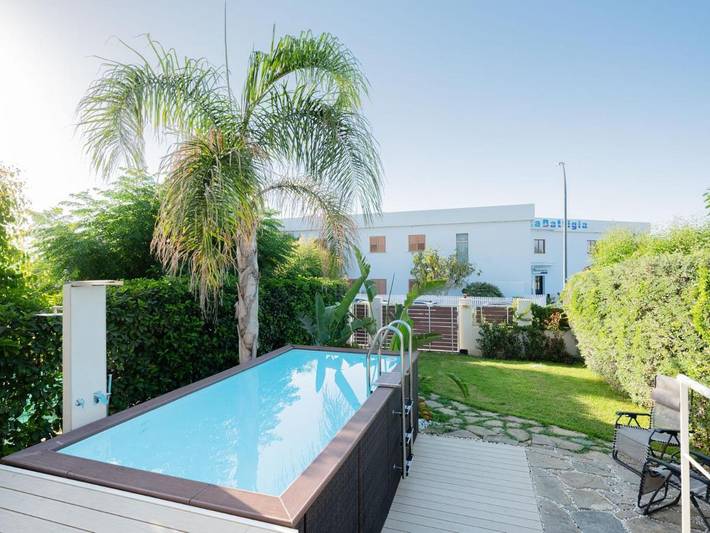 Villa per 10 persone, con piscina e giardino nonché idromassaggio, adatto a famiglie con bambini a Alcamo Marina