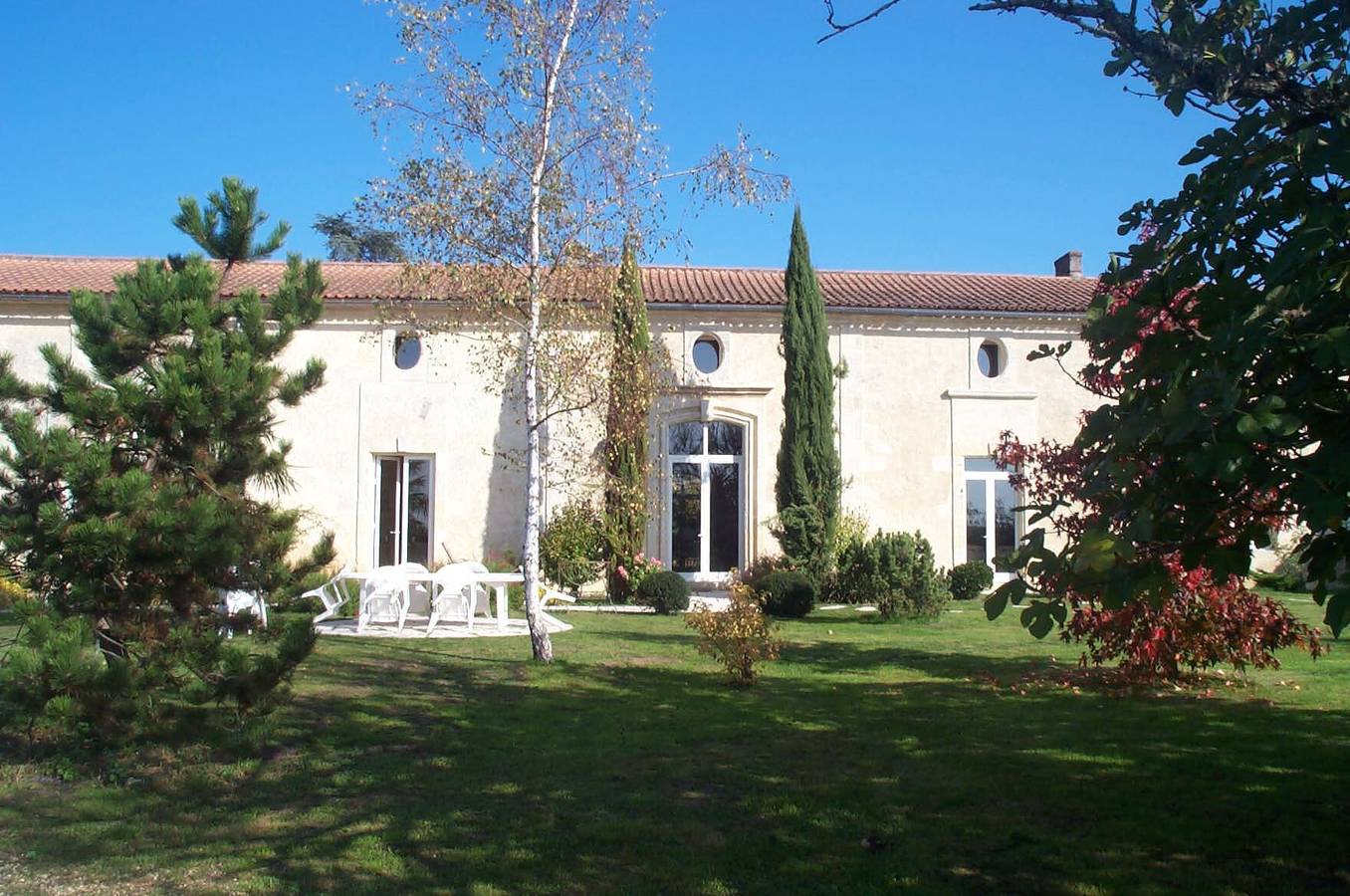 Chambre d’hôtes « Chambre Merlot » avec piscine partagée, terrasse partagée et Wi-Fi in Saint-Germain-du-Puch, Région de Libourne