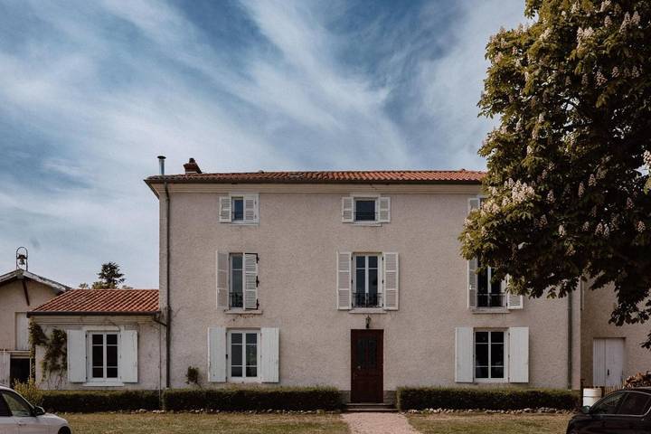 Location de vacances pour 14 personnes, avec jardin et vue ainsi que sauna et piscine à Ouches - 2