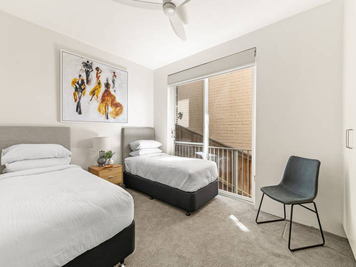 Ganze Wohnung, 2-Bett-Haus am Hafen mit Aussicht in fabelhafter Lage in McMahons Point, Sydney