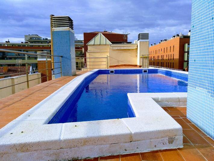 Apartamento para 3 personas, con Terraza y Piscina en Tarrasa