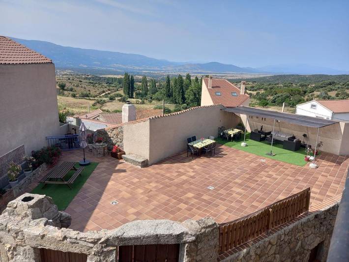 Casa rural para 10 personas, con terraza en Tórtoles de la Sierra