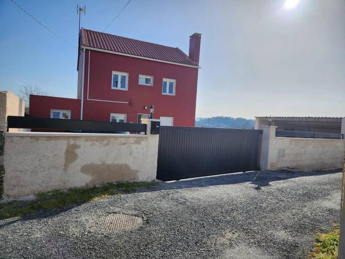 Casa rural para 10 personas, con jardín además de piscina y vistas, Se admiten mascotas en Teo  - 4