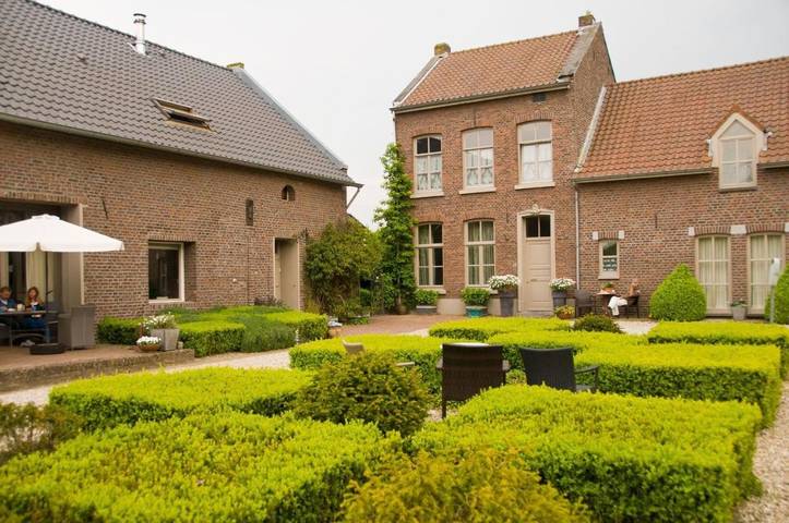 Chambre d’hôte pour 3 personnes, avec terrasse dans Ohé en Laak