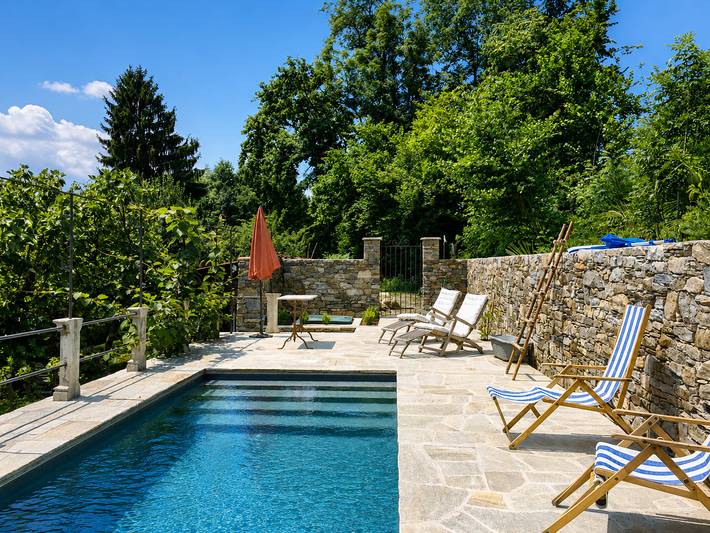 Villa for 6 people, with Balcony and Terrace as well as Garden and Pool in Lago Maggiore