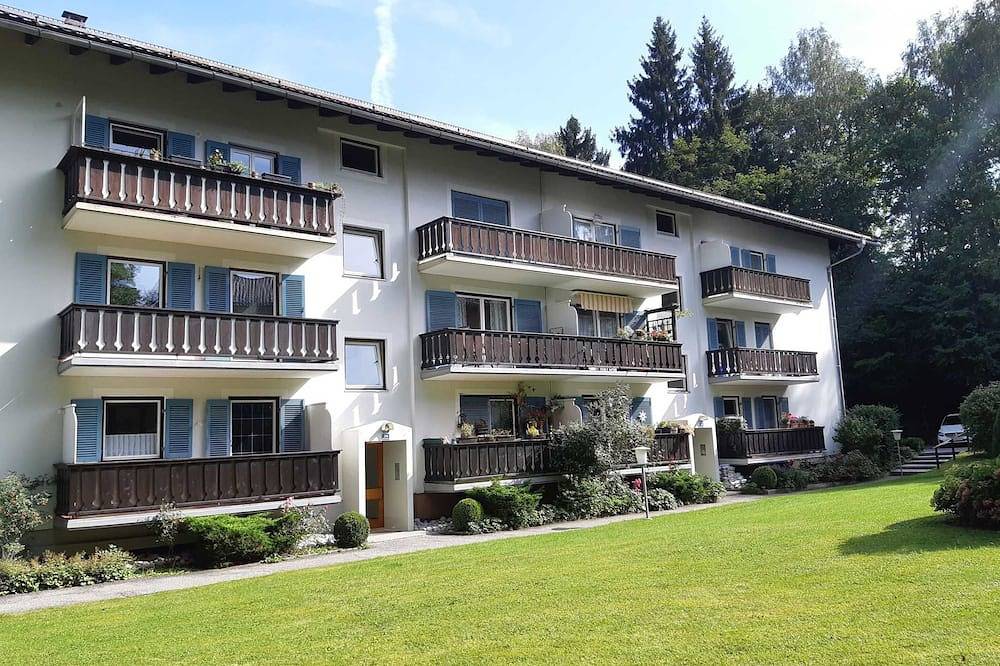 Entire apartment, Vacation apartment Am Badepark in Bad Wiessee, Alpine Region of Tegernsee and Schliersee