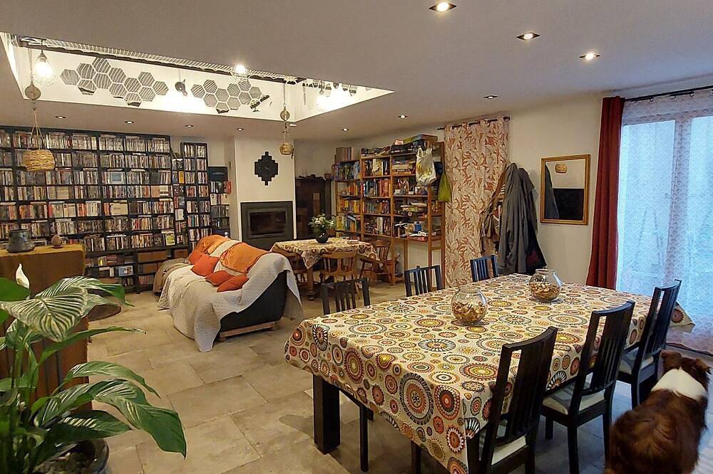 2 Chambres dans grande maison avec petit jardin, cheminée, charmant centre ville in Bléré, Région de Tours