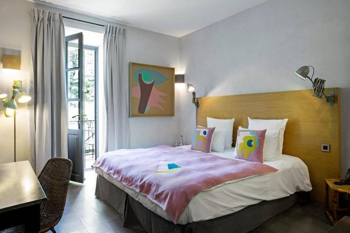 Hôtel pour 2 personnes, avec terrasse à Banne - 2