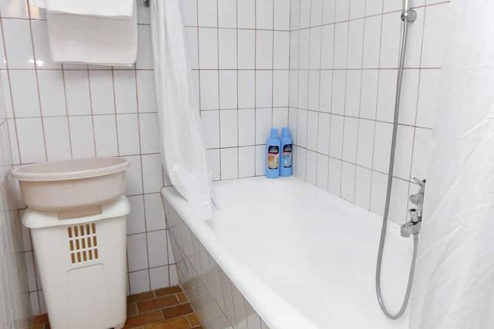 Ganze Wohnung, 3-Zimmer-Ferienwohnung mit Terrasse und Meerblick Podgora, Makarska in Podgora, Makarska Riviera