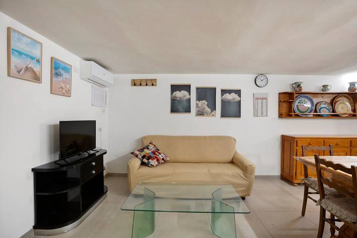 Hel lejlighed, Peppe's Home Apartment with Private Terrace, Garden and Wi-Fi in Triscina, Castelvetrano (Kommune)