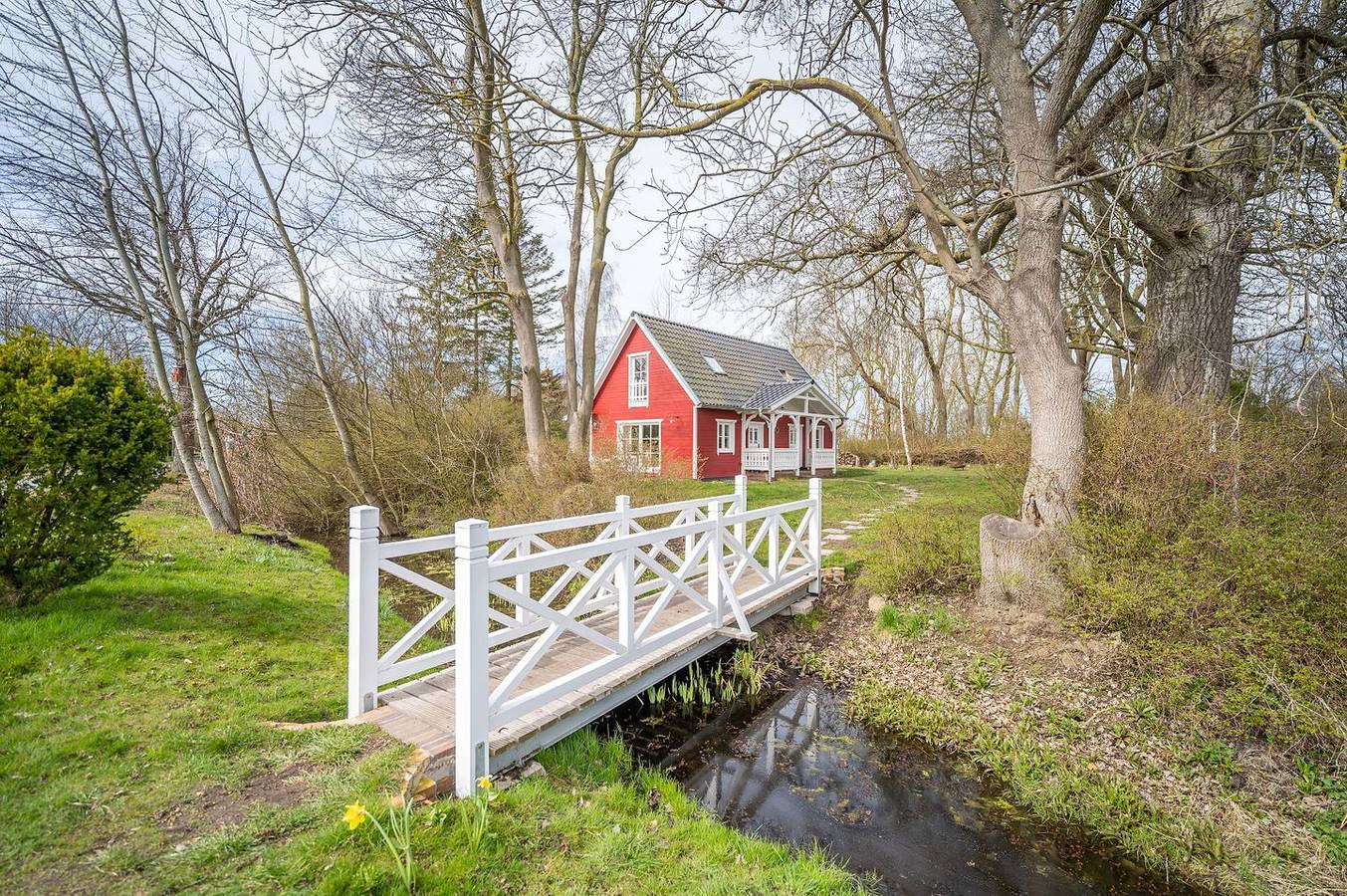 Idyllische Doppelhaushälfte mit Terrasse und riesigem Garten, nahe Strand in Altenkirchen, Rügen