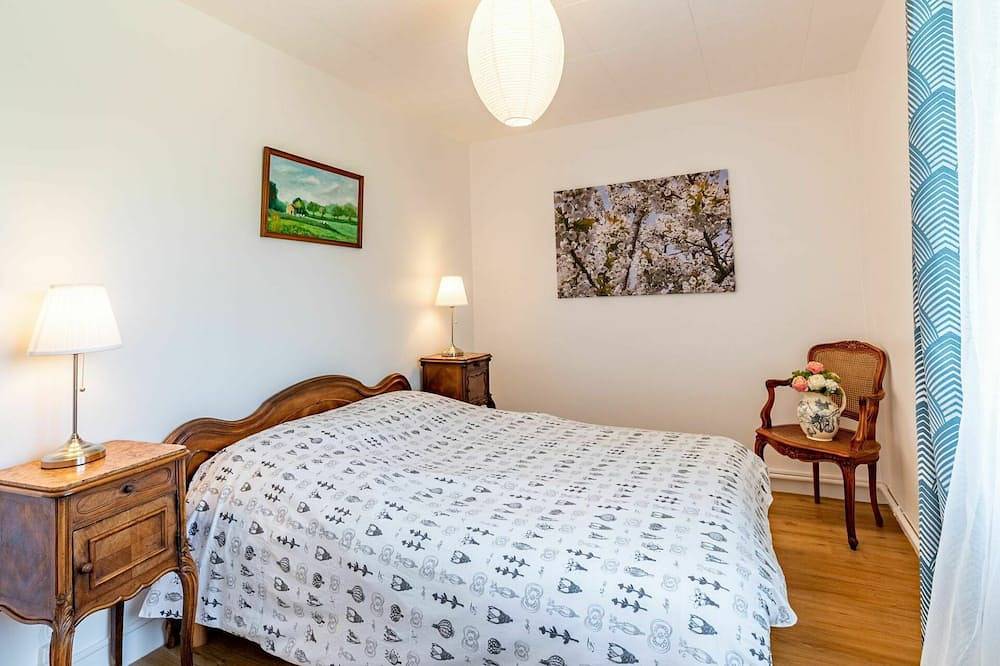 Preciosa casa de vacaciones  con Wifi, Tv, balcón, mascotas permitida y aparcamiento in Dives-sur-Mer, Region de Lisieux