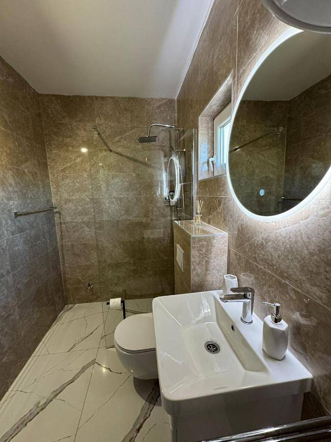 Appartement de vacances pour 4 personnes, avec jardin ainsi que terrasse et vue