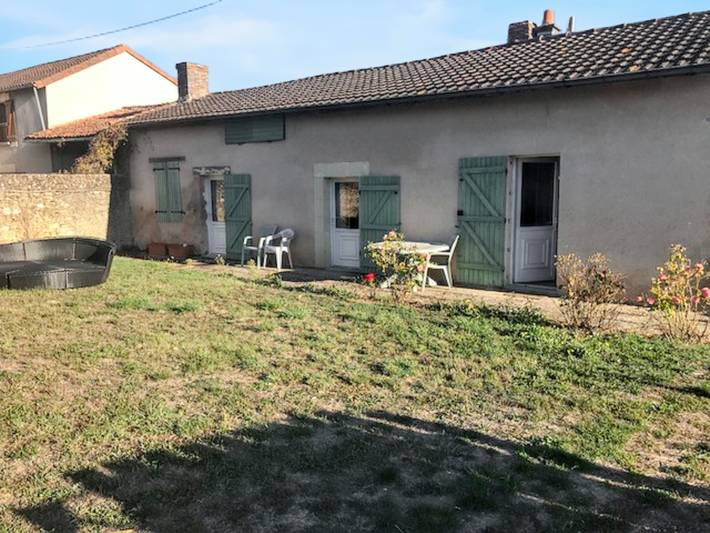 Gîte pour 3 personnes, avec terrasse à Mouterre-Silly