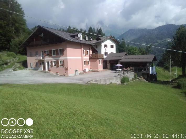 B&b per 3 persone, con Terrazza e Giardino nonché Panorama in Trentino