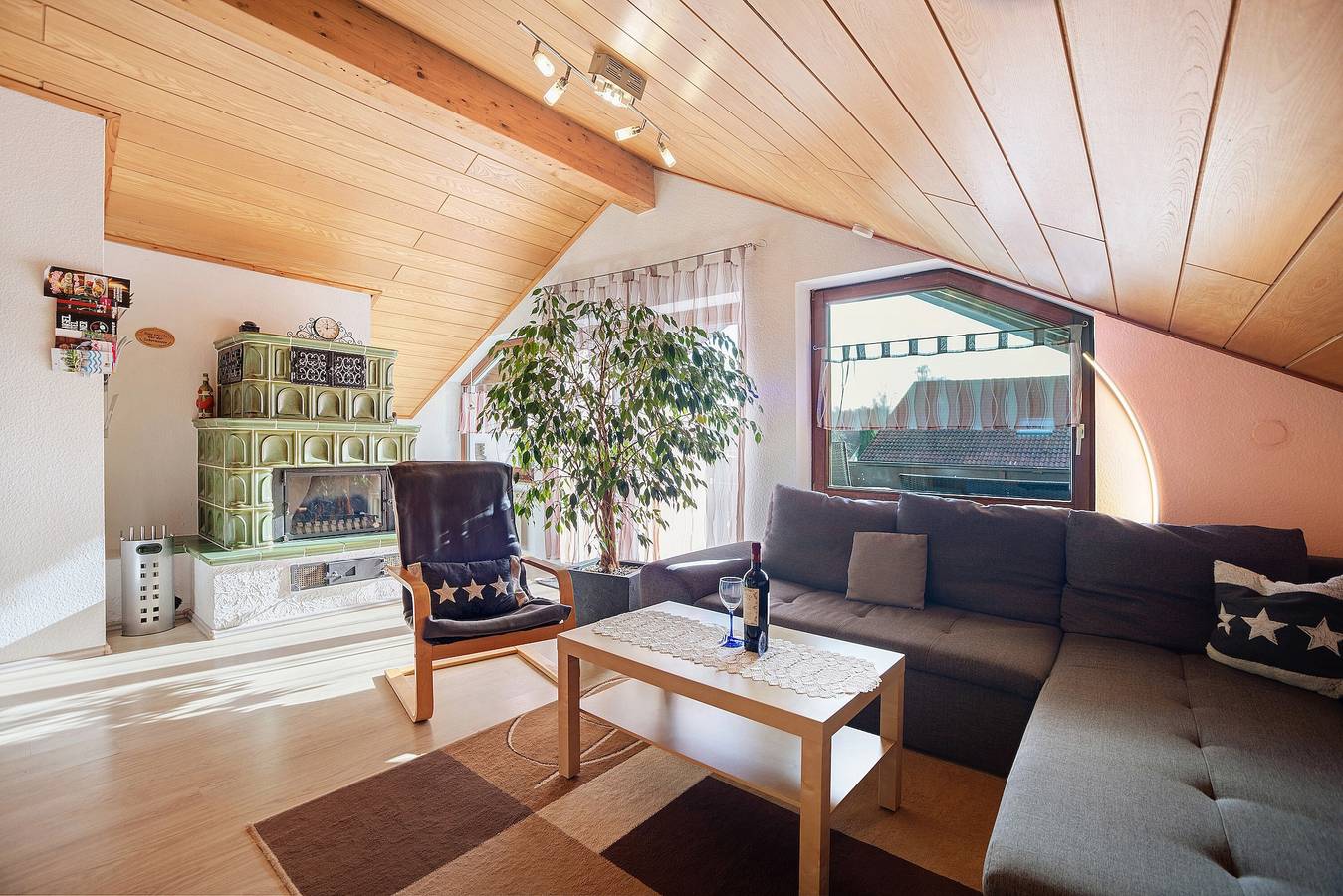 Ganze Wohnung, Ferienwohnung Tannhausen mit privatem Garten, Balkon und Wlan in Aulendorf, Region Bodensee-Oberschwaben