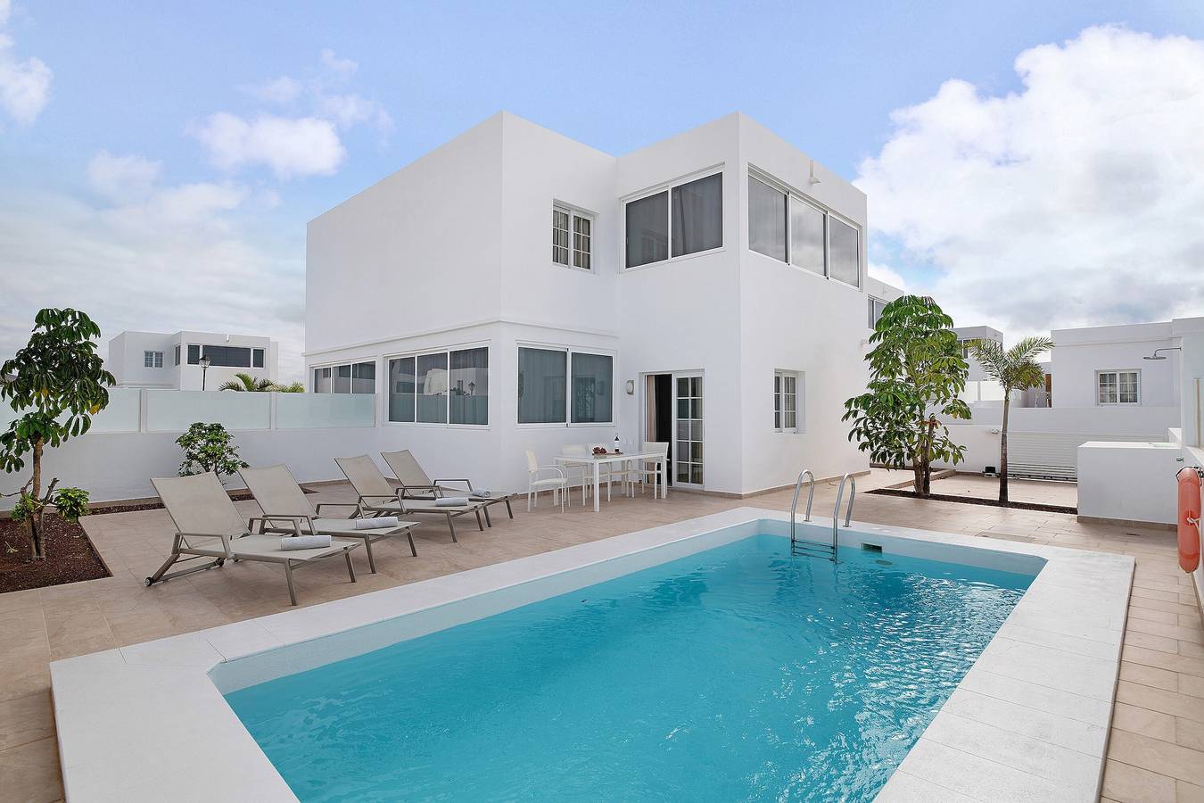 Vacation Villa 'Khaleesi' with Sea View, Private Pool and Wi-Fi in Playa Blanca, Yaiza