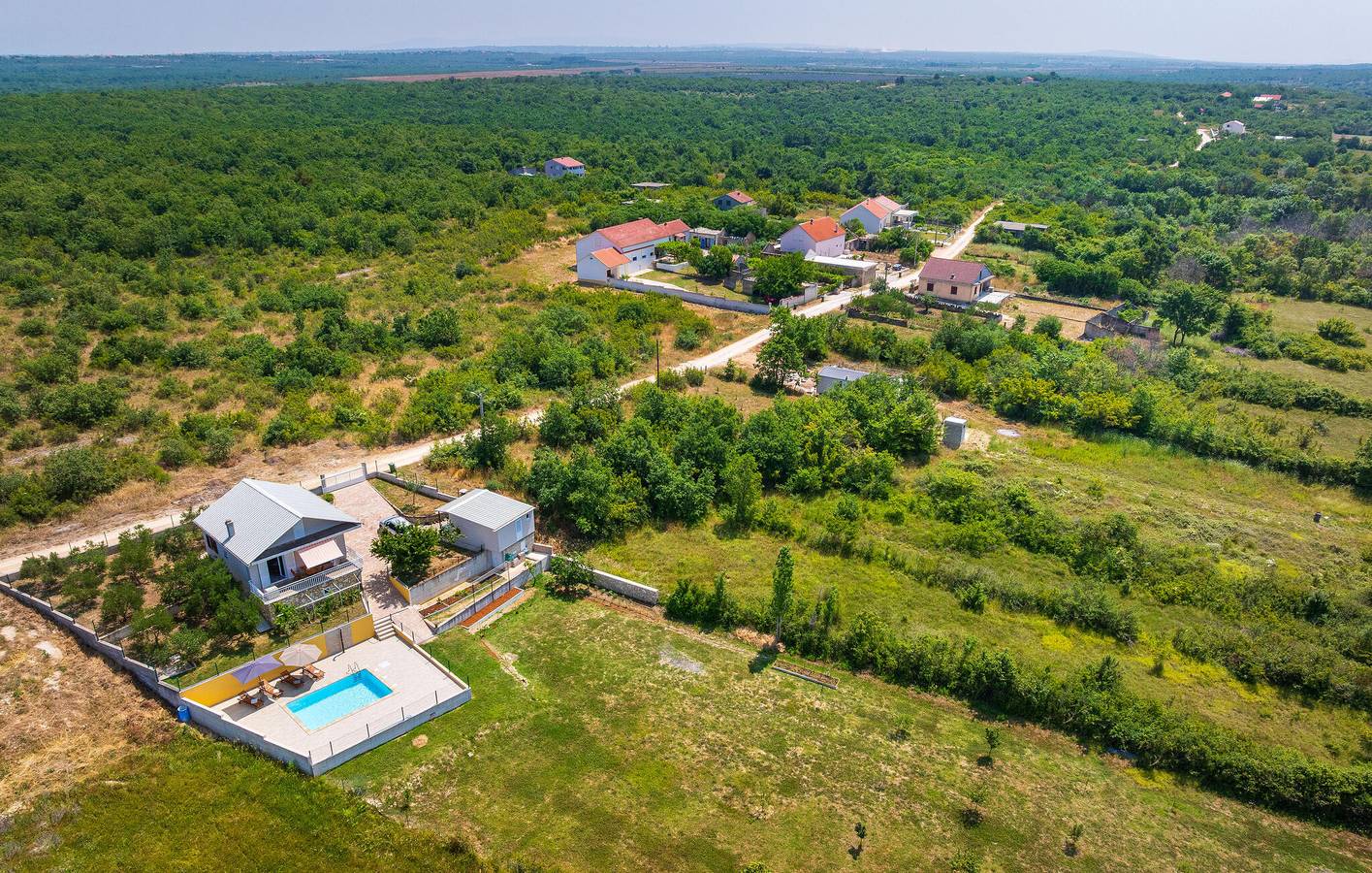 Ferienhaus für 4 Personen mit Pool in Poličnik, Zadar