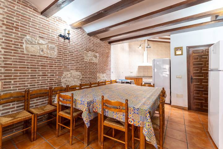 Casa Rural La Abubilla: casa de campo con vistas a la sierra y jardín en Valdelaguna in Valdelaguna, Área Metropolitana de Madrid