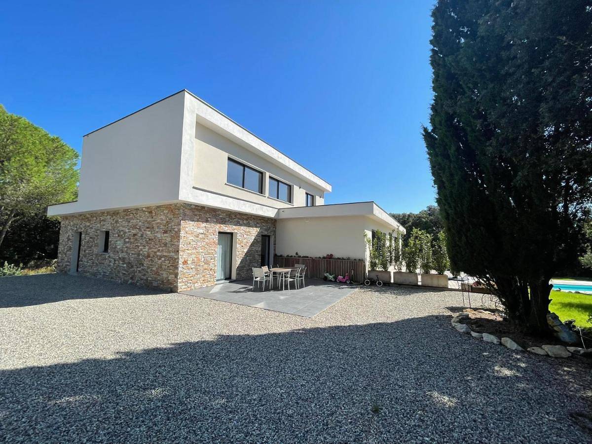Double Room in Montferrier-sur-Lez, Côte méditerranéenne (France)