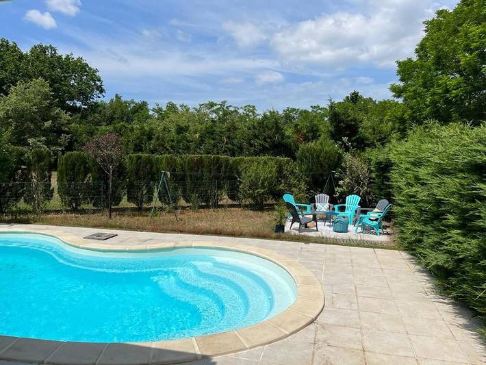Location de vacances pour 8 personnes, avec Terrasse ainsi que Jardin et Piscine à Saint-Paul-en-Born