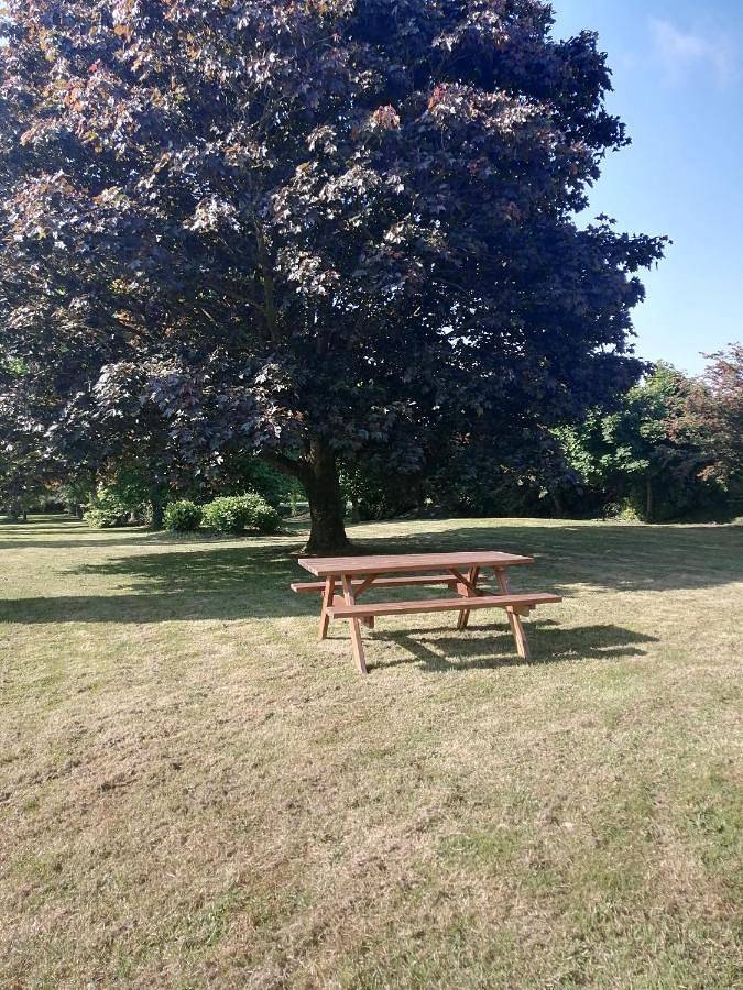 Location de vacances pour 2 personnes, avec terrasse ainsi que jardin et vue à Rospez - 2