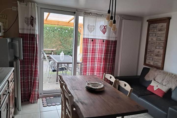 Gîte pour 4 personnes, avec jardin et piscine, animaux acceptés à Celles-sur-Plaine - 4